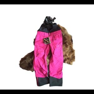 Norrona Lofoten Gore Tex Pro Shell 3 layer Womens Large NWT.